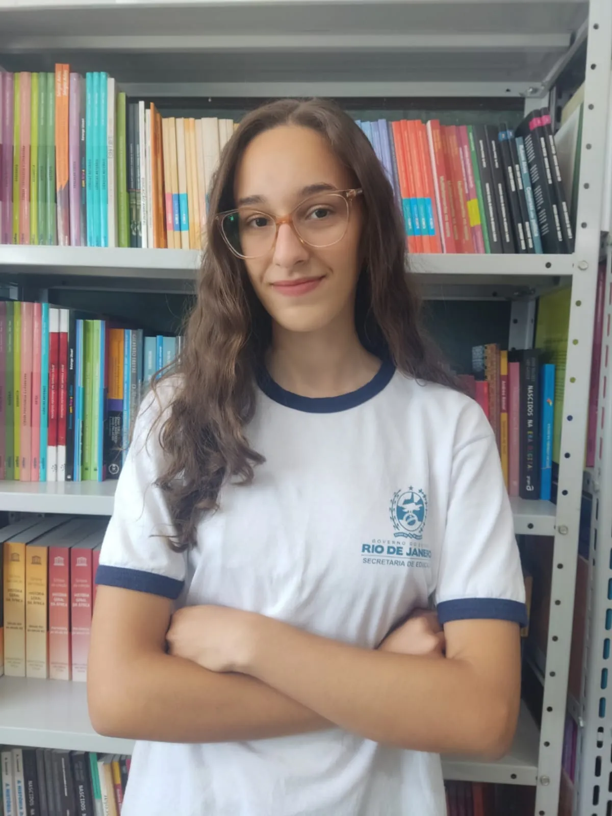 Beatriz estuda no Colégio Estadual Dorval Ferreira da Cunha, no Rio do Ouro