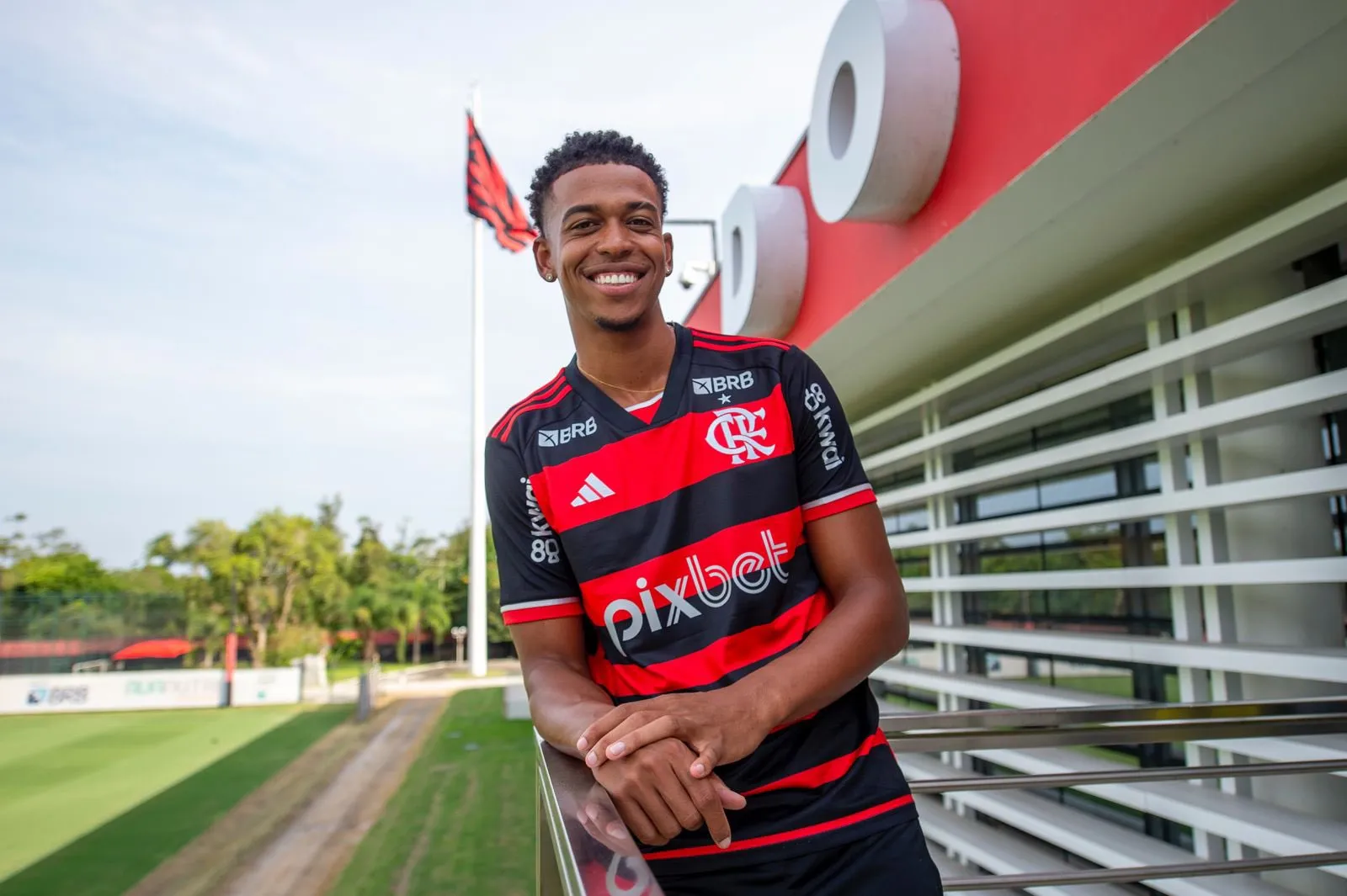 Jogador, de 27 anos, já tinha assinado com o Flamengo antes da primeira partida da final