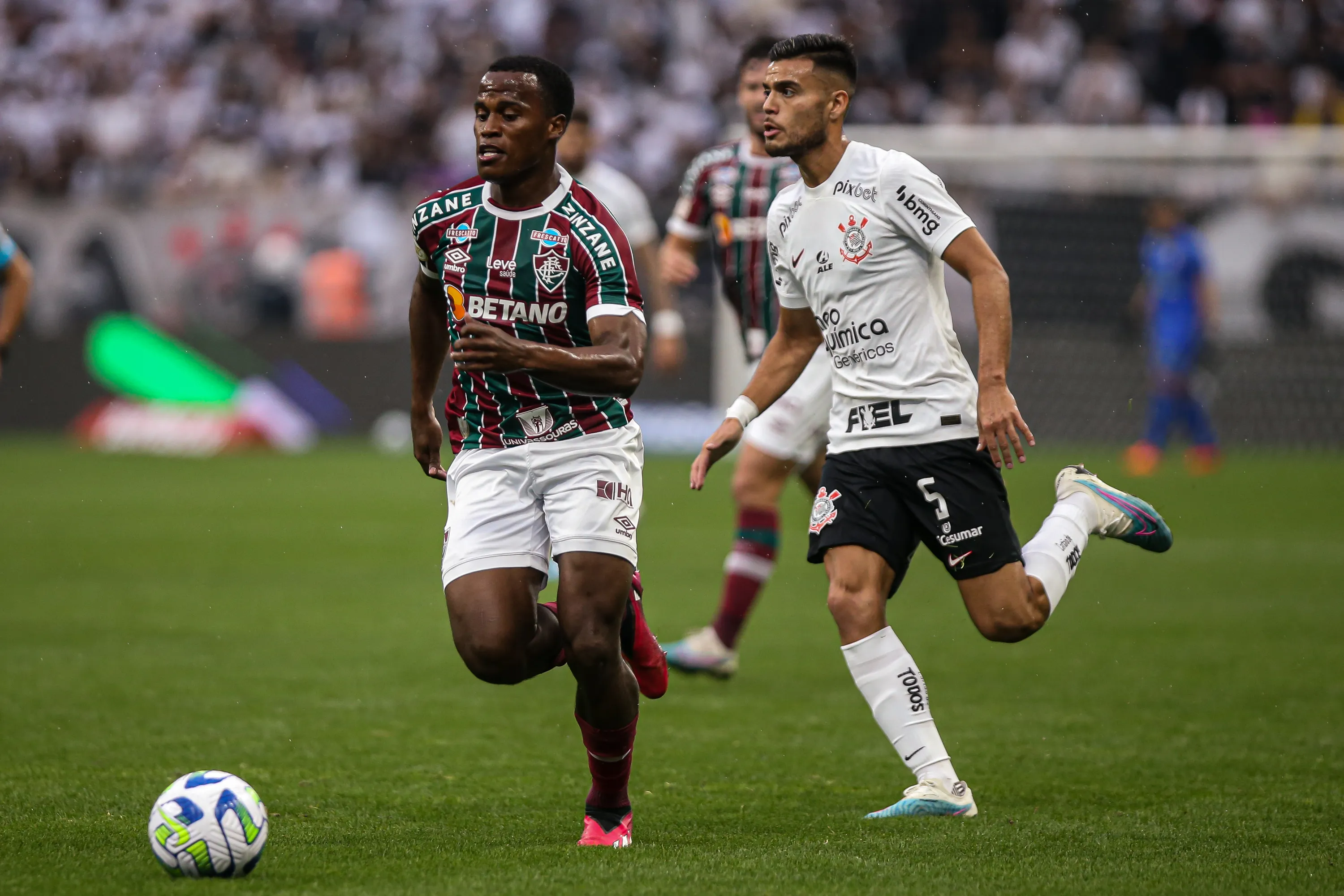 Corinthians volta a vencer diante do Fluminense, depois de dois