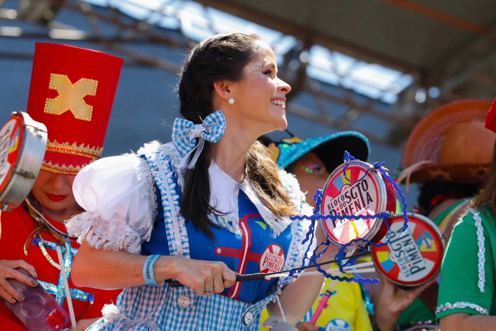O tradicional Bloco Sargento Pimenta desfila na Segunda de Carnaval