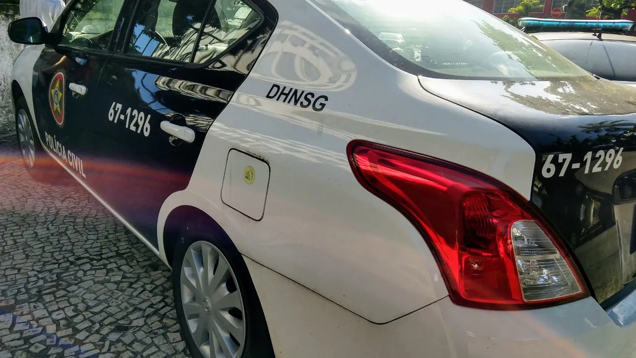 Equipes da Delegacia de Homicídios de Niterói e São Gonçalo (DHNSG) realizaram a perícia técnica