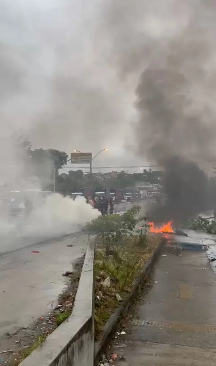 Moradores sofrem com a falta de energia no local