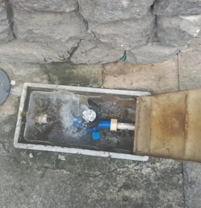 Hidrômetro de prédio foi furtado, deixando moradores sem água; caso foi registrado na 77ª DP (Icaraí)