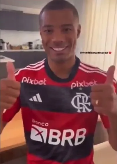 De La Cruz já até vestiu a camisa do Flamengo