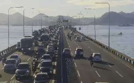 Na Ponte, o tempo de travessia superou os 30 minutos, até às 7h20, sentido Rio