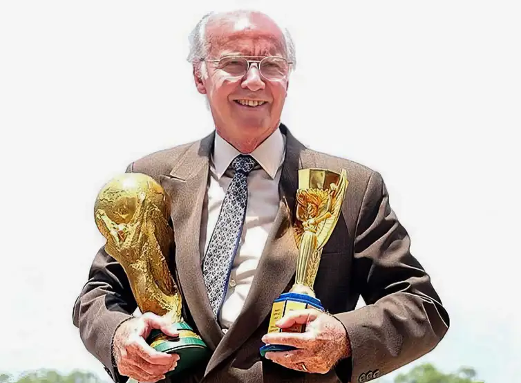 O velho Lobo foi tetracampeão mundial como jogador, técnico e auxiliar técnico com a Seleção Brasileira