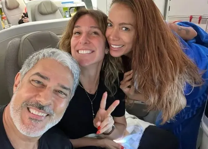 William Bonner, Natasha Dantas e Anitta se encontraram durante viagem