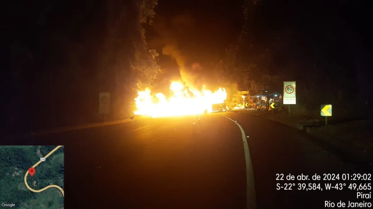 Lei proíbe fumo de cigarro dentro de ônibus