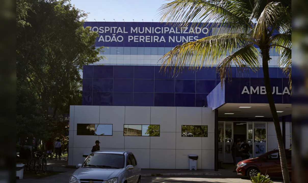 Dois feridos foram socorridos ao Hospital Adão Pereira Nunes