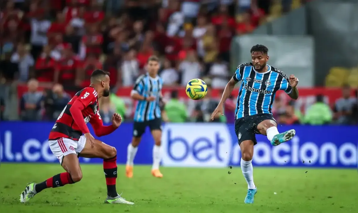 Flamengo está na 2ª posição, com 14 pontos, enquanto o Grêmio ocupa o 13ª, com seis pontos, mas com dois jogos a menos
