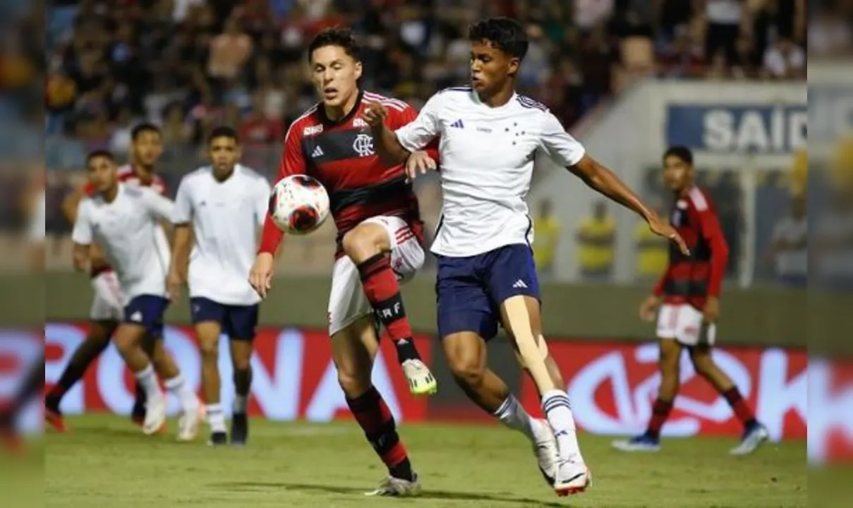 Confronto teve início com ambas as equipes buscando impor seu estilo de jogo