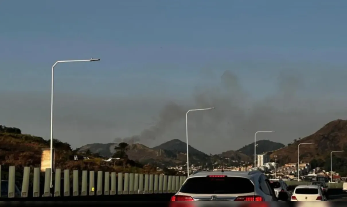 A fumaça dava para ser vista da Ponte Rio-Niterói