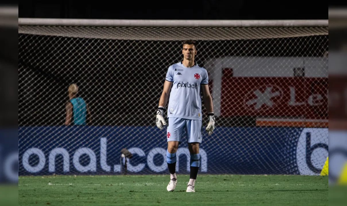 Léo Jardim vem se destacando com a camisa do Vasco