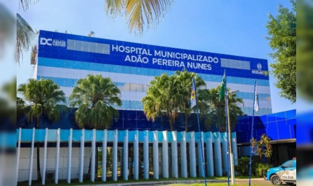O homem está no Hospital Municipalizado Adão Pereira Nunes