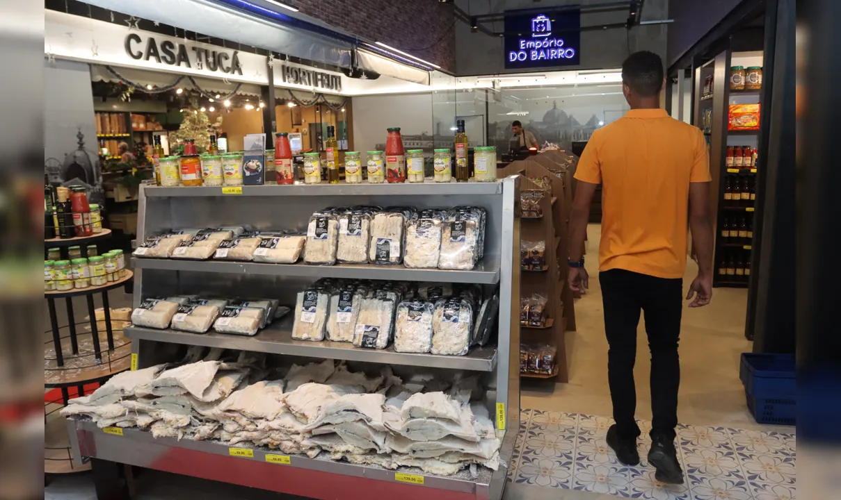 Empório do Bairro traz o alimento diretamente da Noruega para o Mercado Municipal de Niterói
