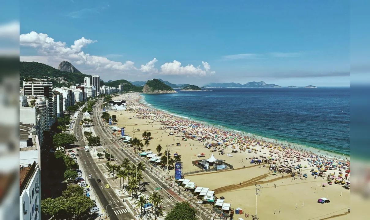 Espetáculo reuniu cerca de 1,5 milhão de pessoas na Praia de Copacabana