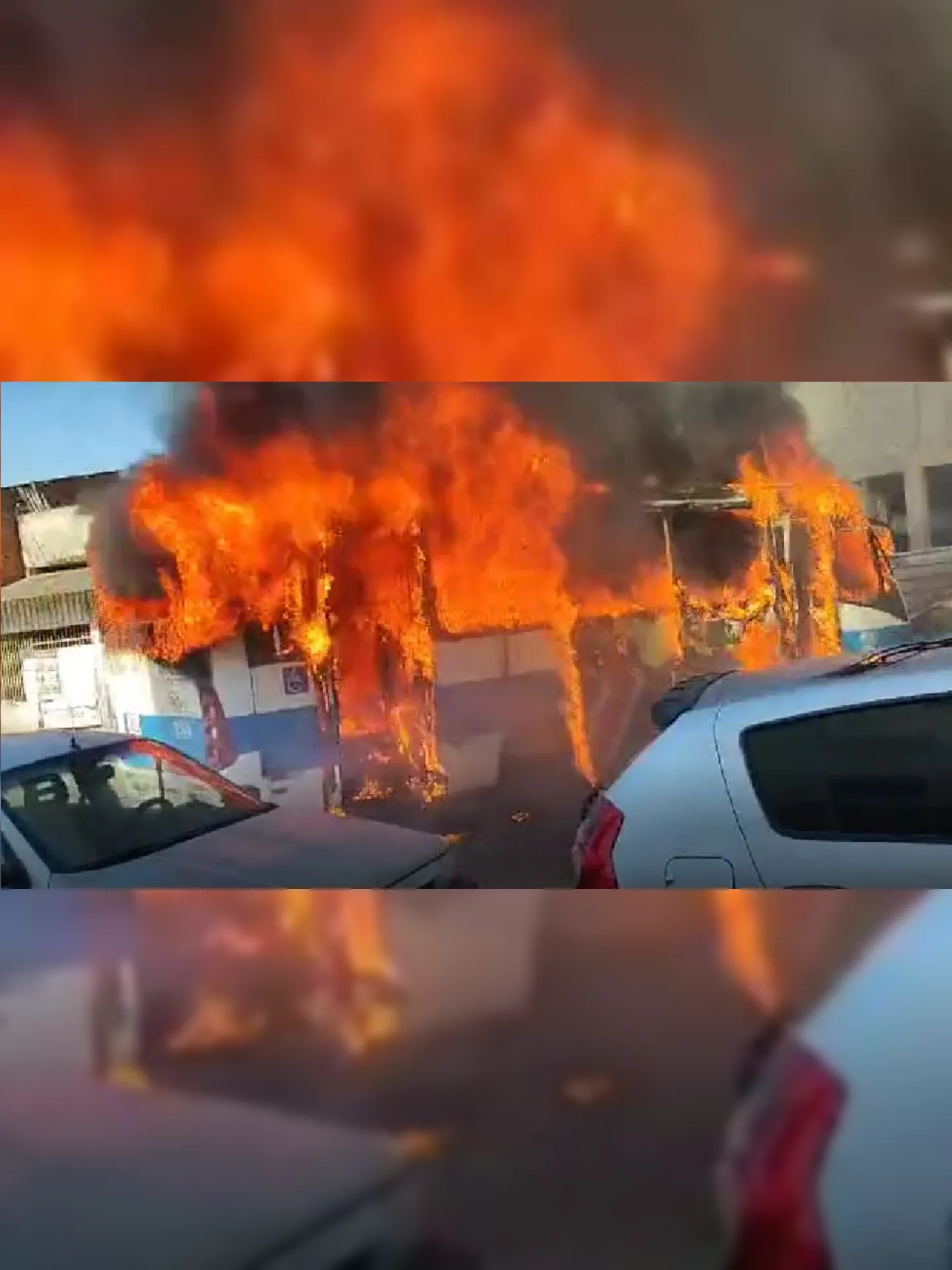 Coletivos foram queimados em vários bairros da Zona Oeste
