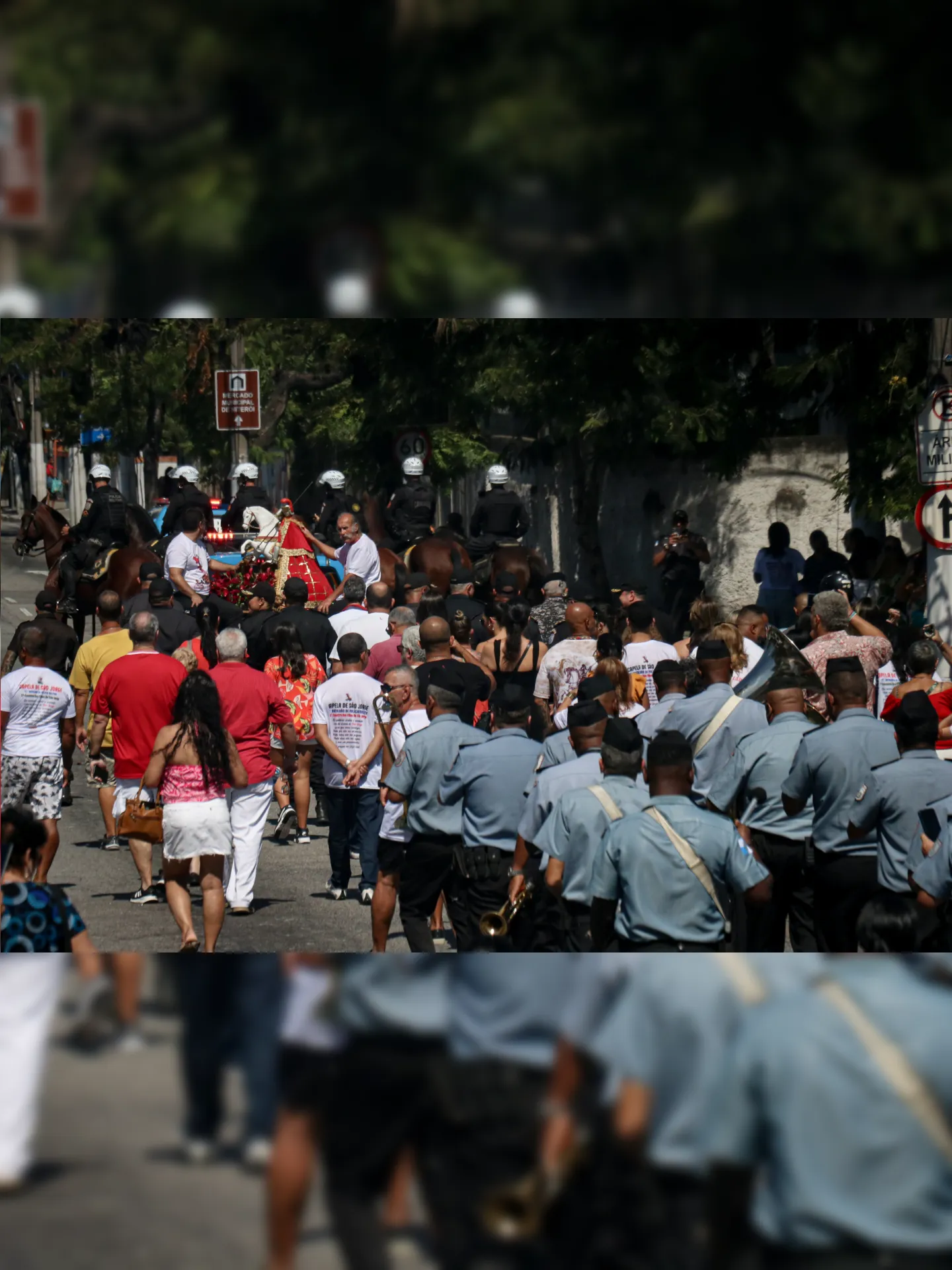 O desfile foi realizado por agentes do Regimento de Polícia Montada da PM