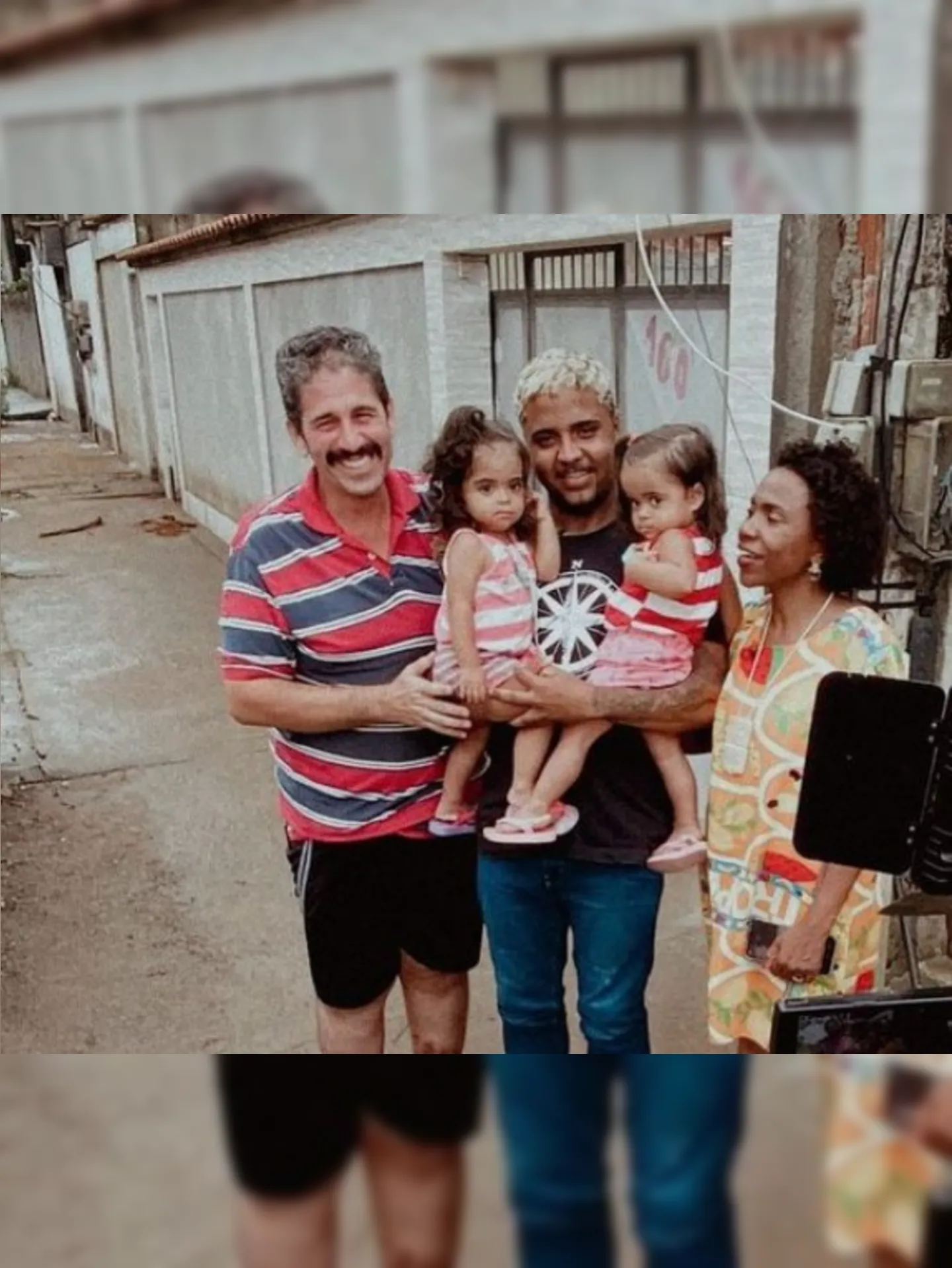 Marcos Vinicius resgatou uma mulher e duas crianças que estavam em um carro