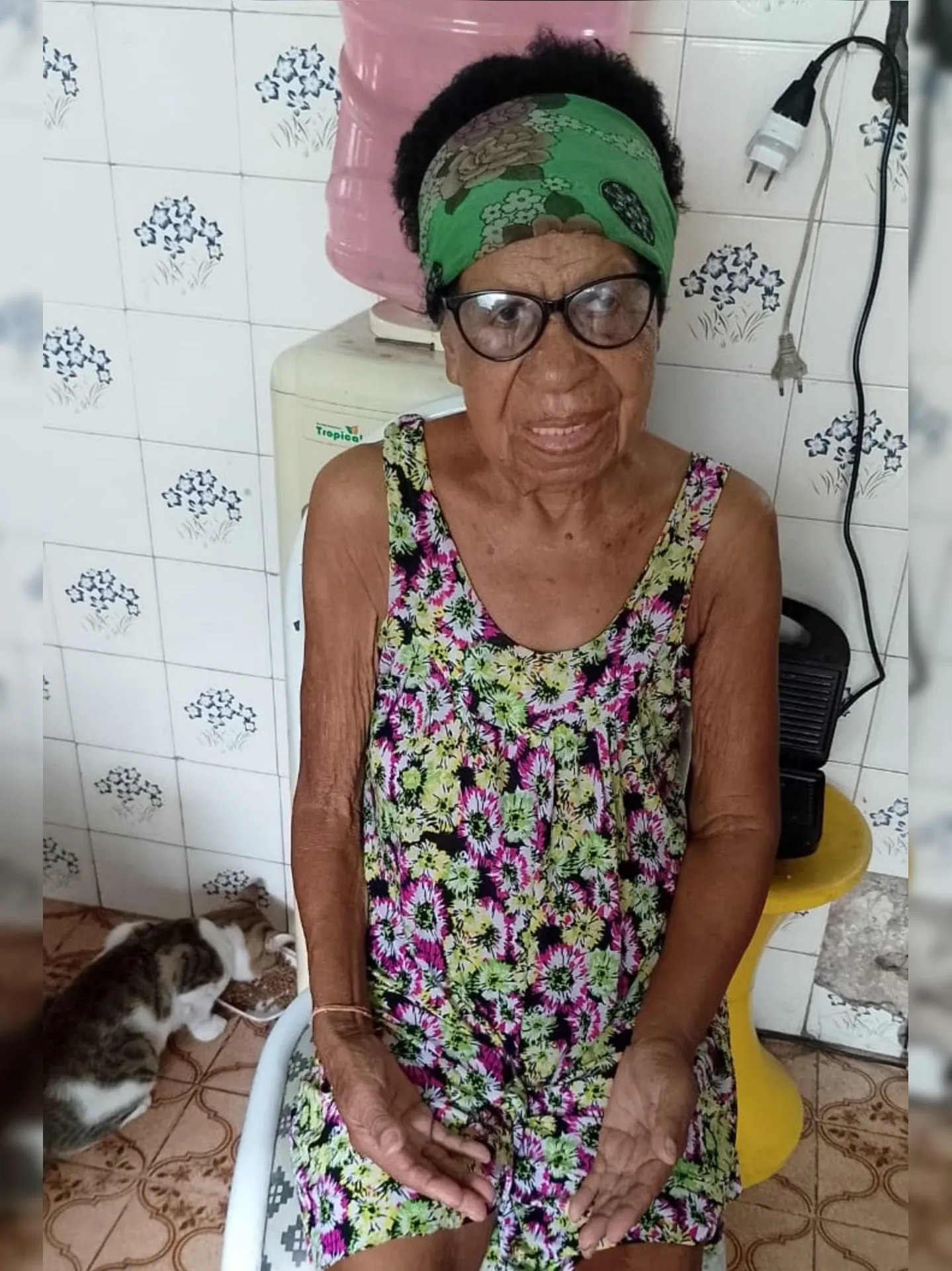 Carmen Marins, de 91 anos, está há três meses sem receber o auxílio aposentadoria