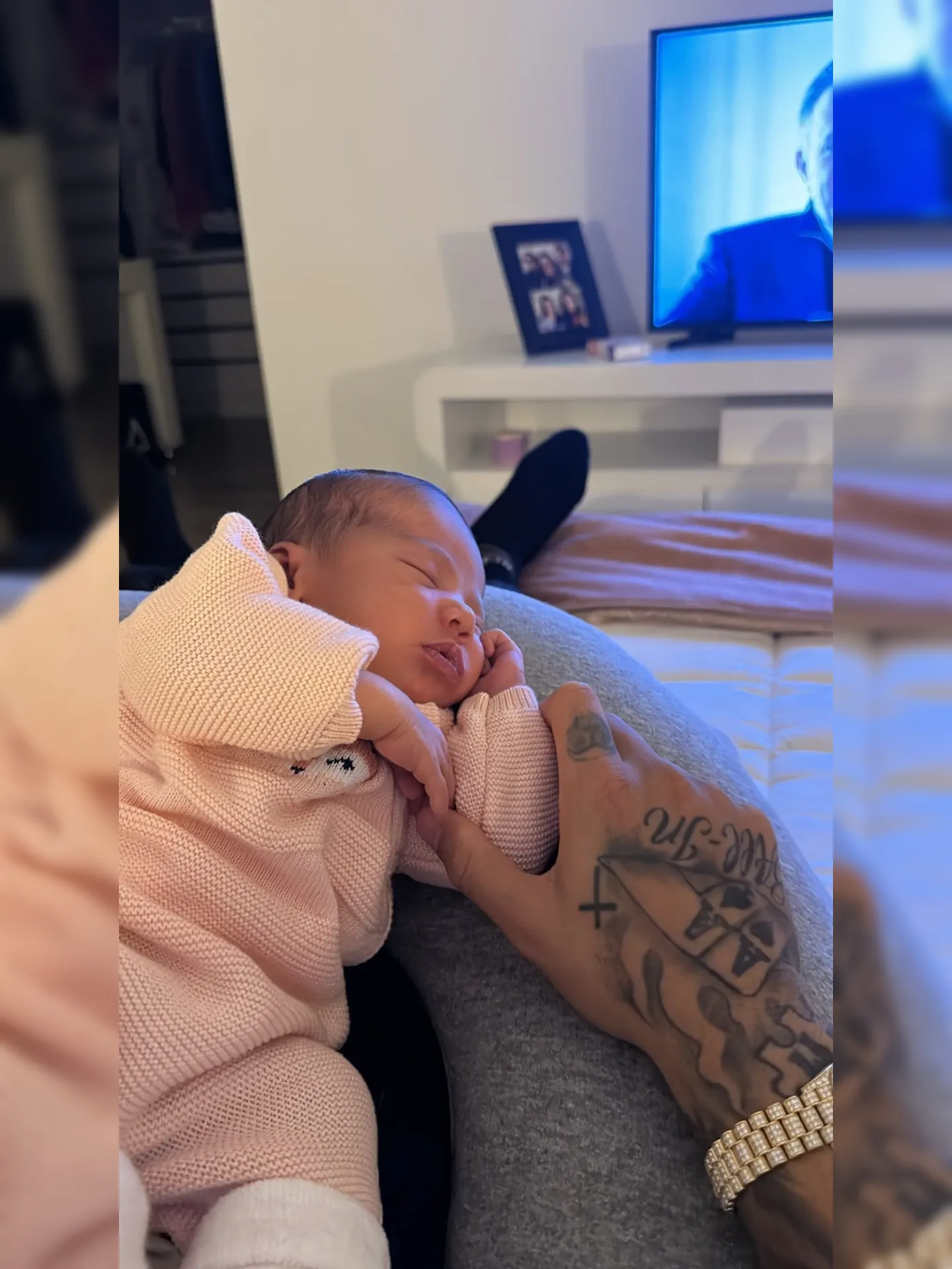 Neymar posta foto com a filha