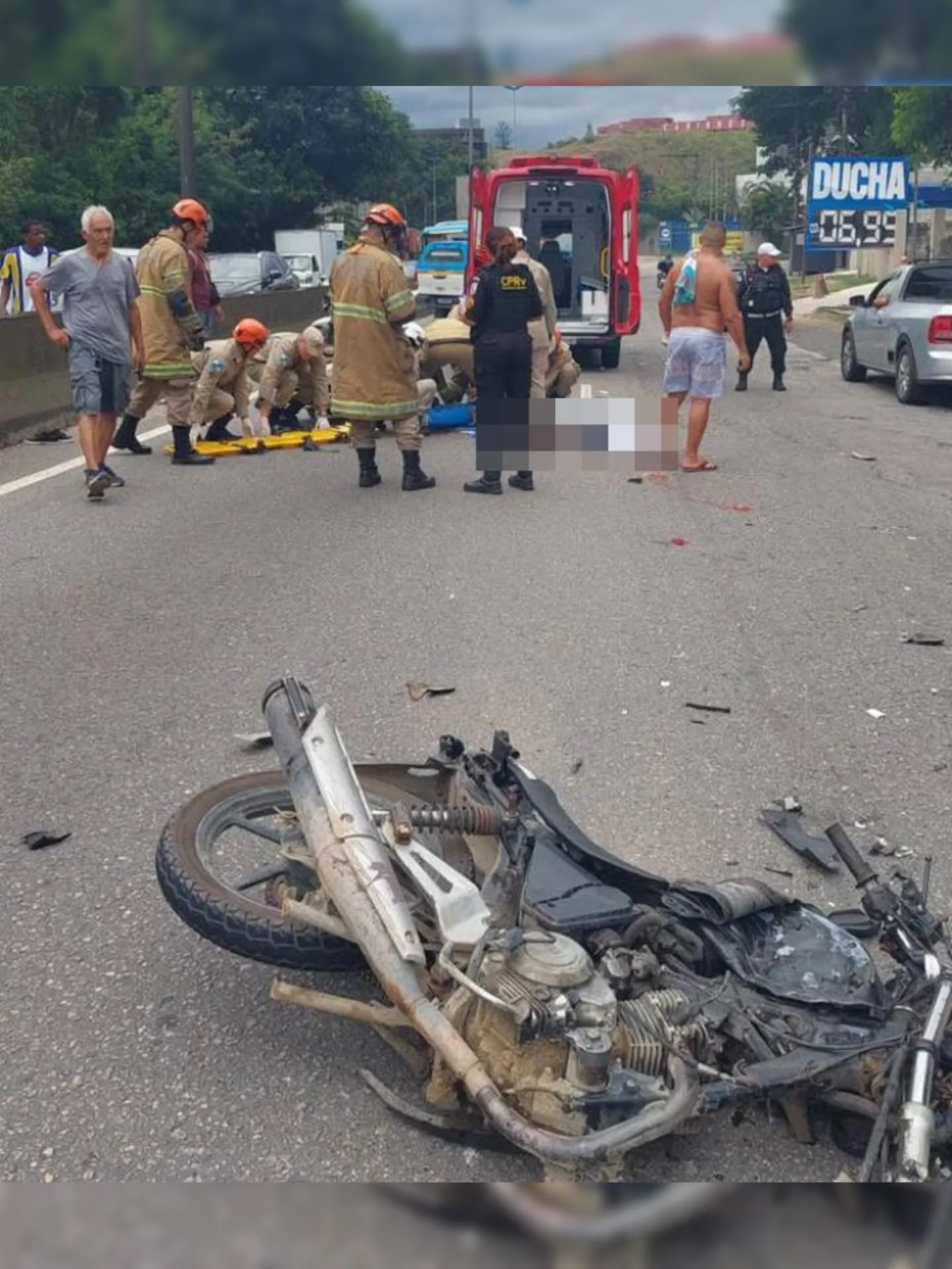 O motociclista morreu no local do acidente