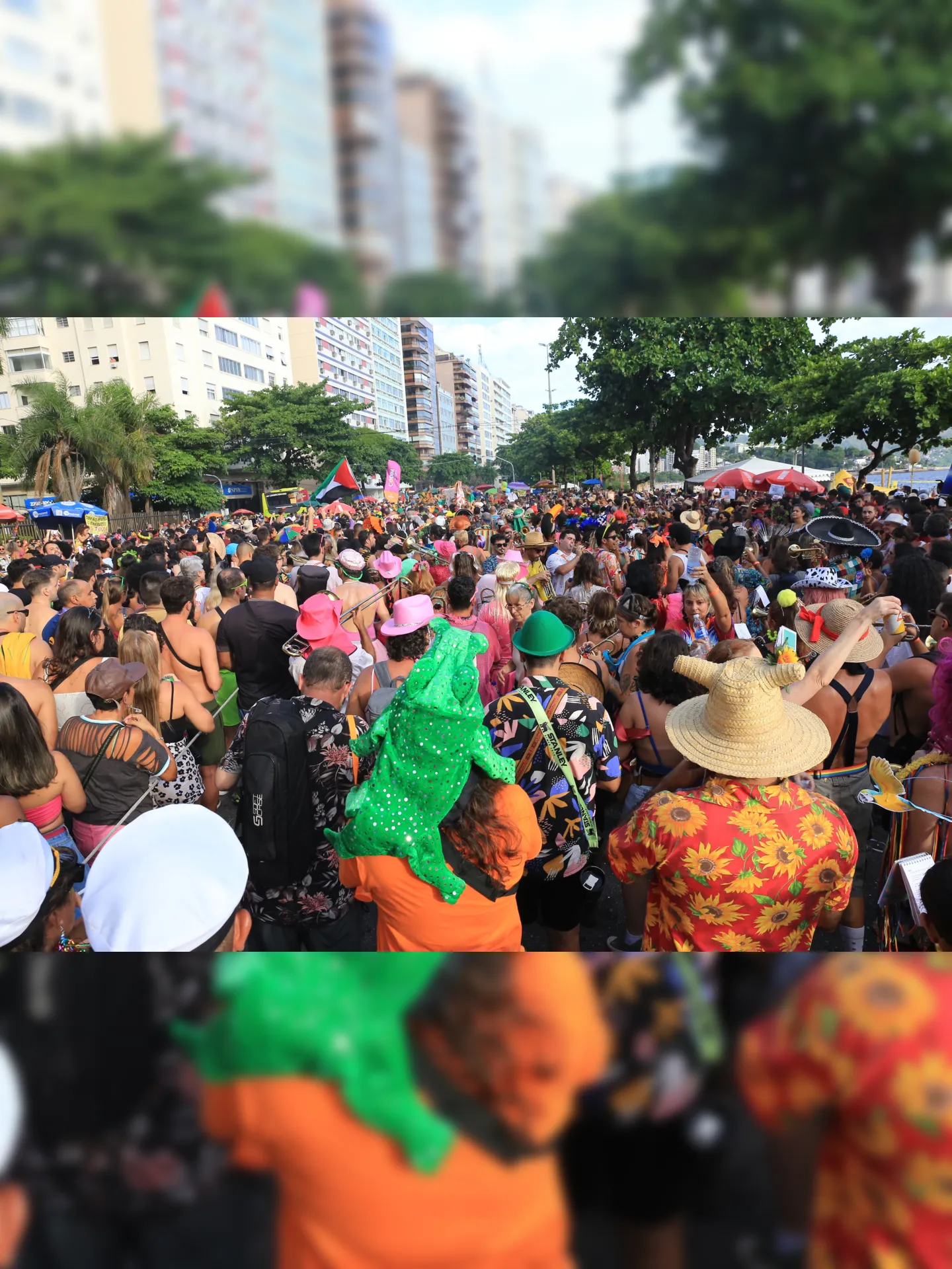 Multidão aproveitou o último dia de folia em Niterói