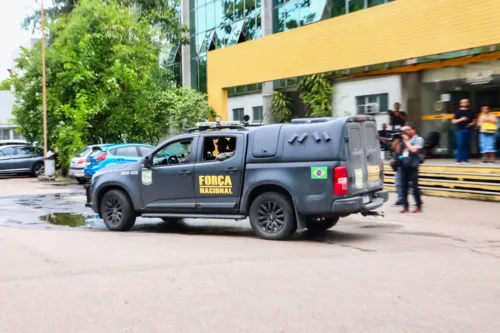 Agentes da Força Nacional estiveram no local ainda pela manhã