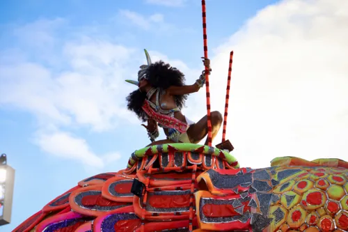 Imagem ilustrativa da imagem Alafiou! Viradouro celebra vitória em Desfile das Campeãs