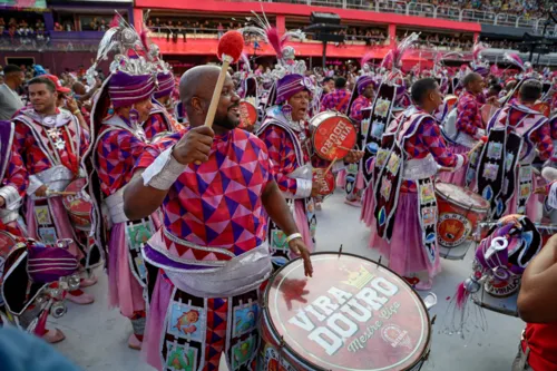 Imagem ilustrativa da imagem Alafiou! Viradouro celebra vitória em Desfile das Campeãs