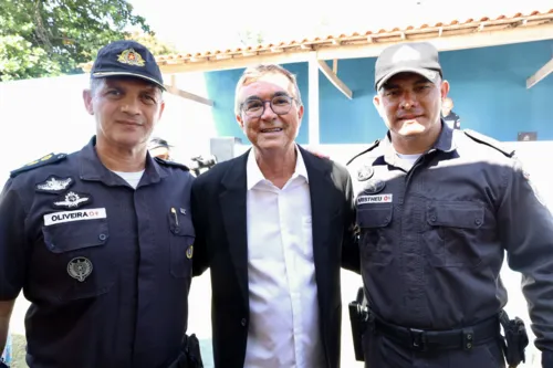 O vice-prefeito de Niterói, Paulo Bagueira, prestigiou a troca de comando