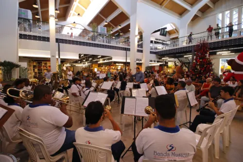 A apresentação encantou frequentadores e comerciantes do Mercado