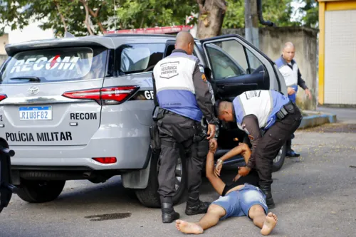 O carro ficou na delegacia para ser periciado