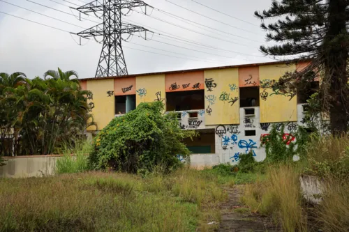 Estrutura de um dos motéis que fecharam na região