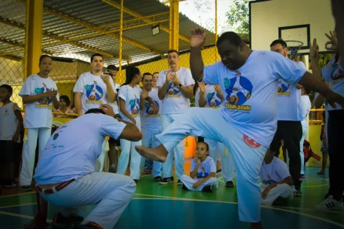 Às 16h30, haverá uma Roda de Capoeira de Integração com alunos do projeto