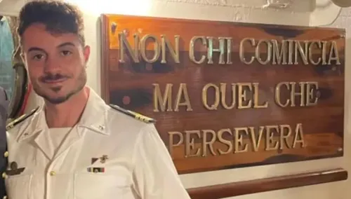 Daniele Marino, o capitão-tenente do navio Amerigo Vespucci