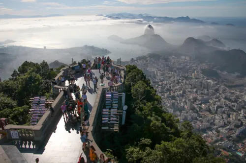 A brincadeira sobre quem tem a melhor vista é algo comum entre os moradores das duas cidades