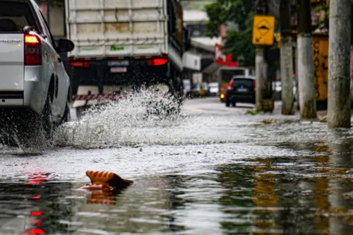 Previsão é de chuva forte até domingo (24)