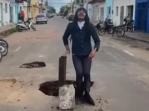 Buracos são espalhados em diferentes bairros da cidade