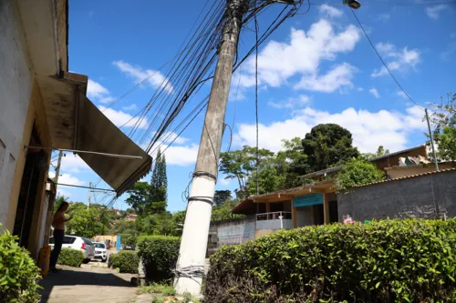 Moradores estão com medo que a estrutura caia