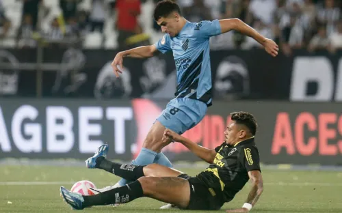 O confronto entre Botafogo e Athletico-PR estava empatado por 1 a 1