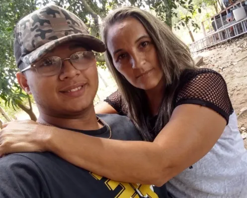 Nykollas Quina e a mãe, Cléia Fabiana