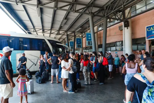 Movimento foi intenso na Rodoviária de Niterói, na manhã desta sexta (9)