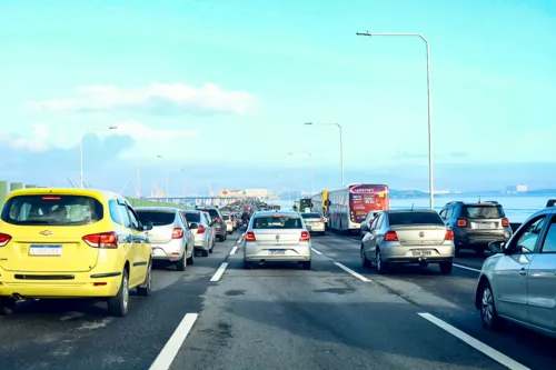 Engarrafamento na Ponte Rio-Niterói - Péricles Cutrim