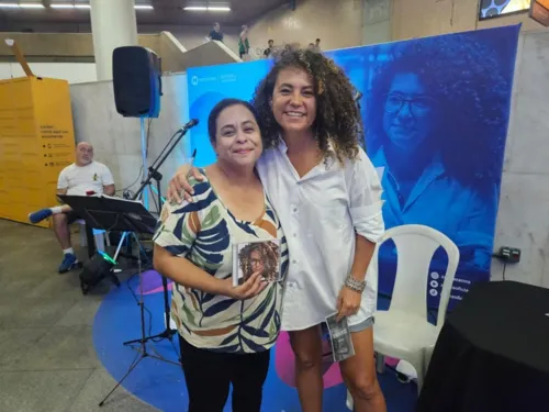 Cantora também distribuiu discos