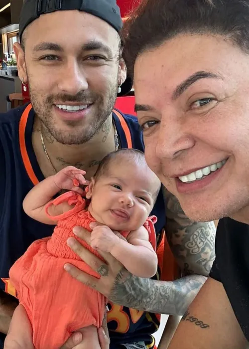 Imagem ilustrativa da imagem David Brazil se derrete com a filha de Neymar: 'Ela é linda'