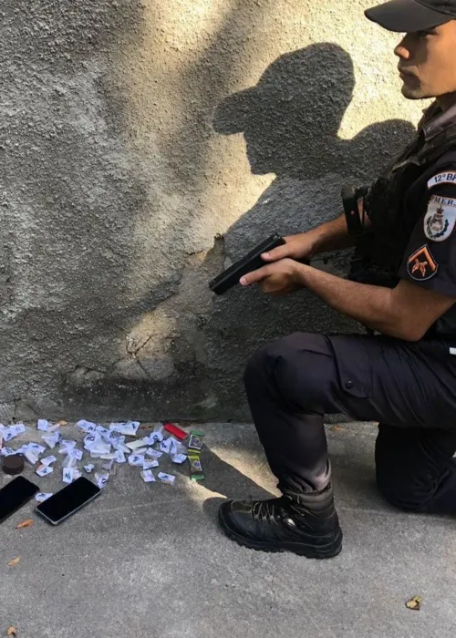 Policiais encontraram drogas escondidas