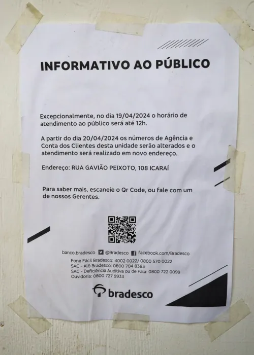 Informativo colado encaminha clientes para outra agência no bairro