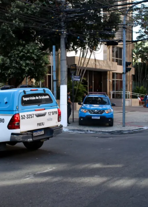 Viaturas da Polícia Militar auxiliaram movimento