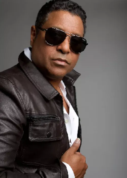 Imagem ilustrativa da imagem Rei do melody, Stevie B fala sobre ídolos brasileiros na música